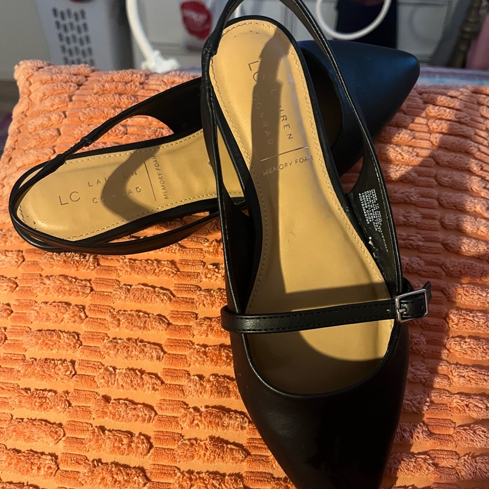 LAUREN CONRAD FLATS SZ10